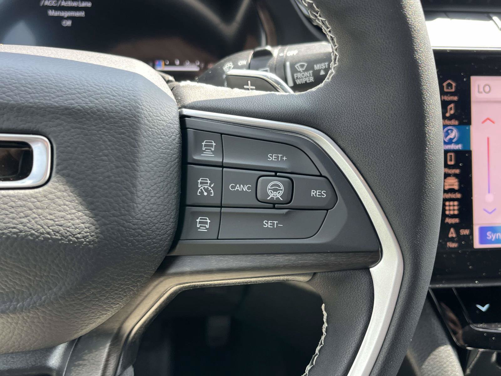 New 2026 Jeep Grand Cherokee Altitude AWD/4WD image 13