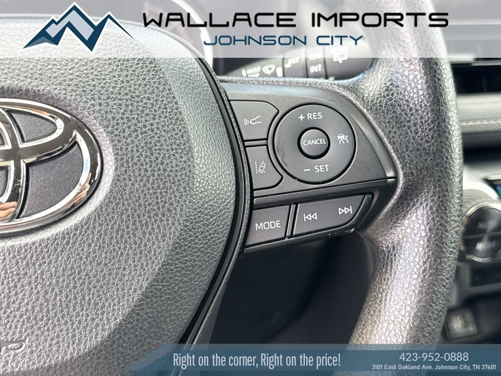 Used 2023 Toyota RAV4 XLE AWD/4WD image 31