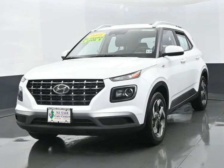 Used 2025 Hyundai Venue SEL image 1