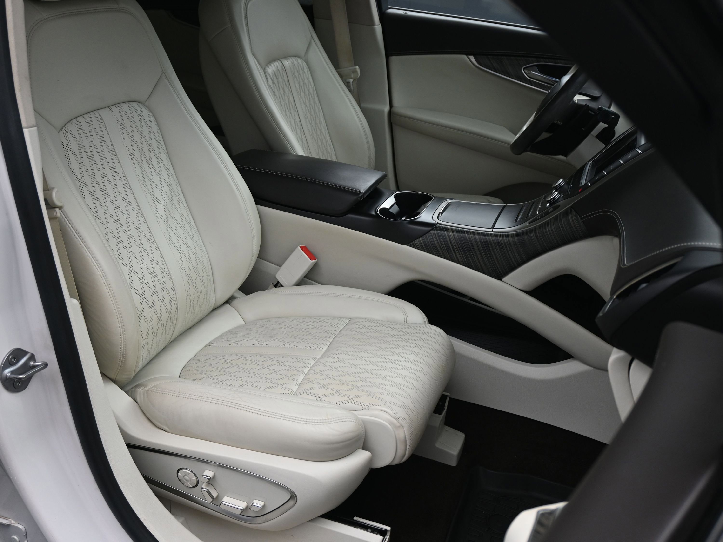 Used 2019 Lincoln Nautilus Black Label image 12