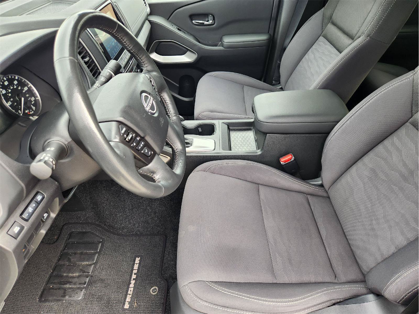 Used 2024 Nissan Frontier SV w/ SV Convenience Package RWD image 13