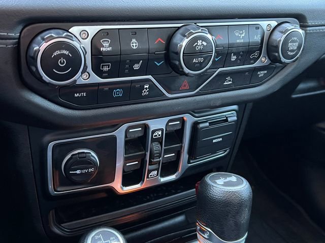 Used 2024 Jeep Wrangler Unlimited Sahara image 25