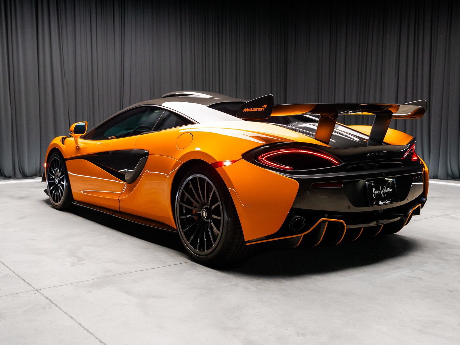 Used 2020 McLaren 620R RWD image 36