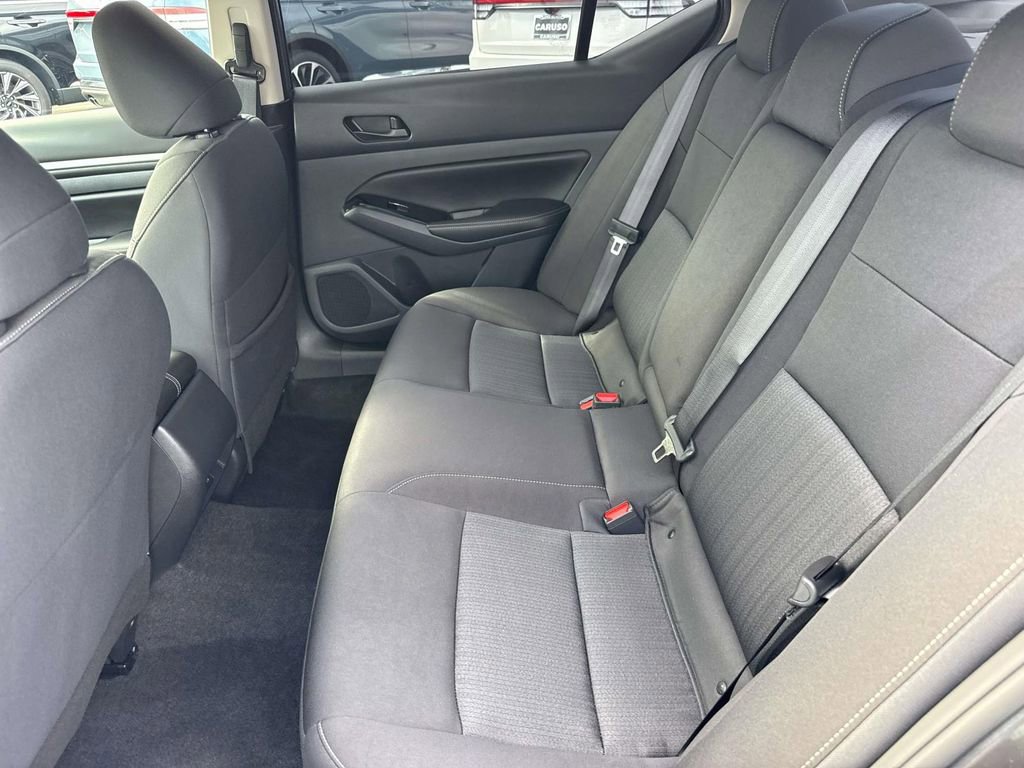 Used 2023 Nissan Altima 2.5 SV image 11