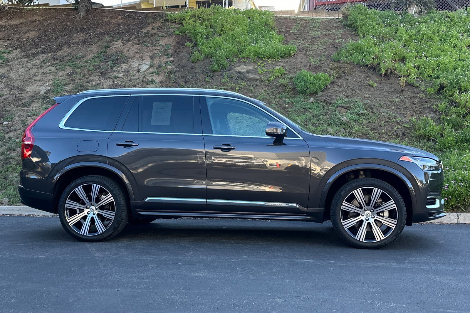 Certified 2024 Volvo XC90 T8 Core w/ Protection Package Premier image 3