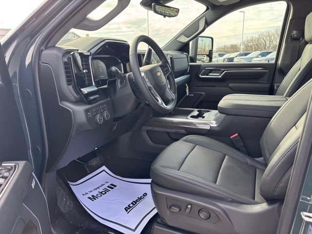 New 2026 Chevrolet Silverado 2500 LTZ w/ LTZ Premium Package AWD/4WD image 11