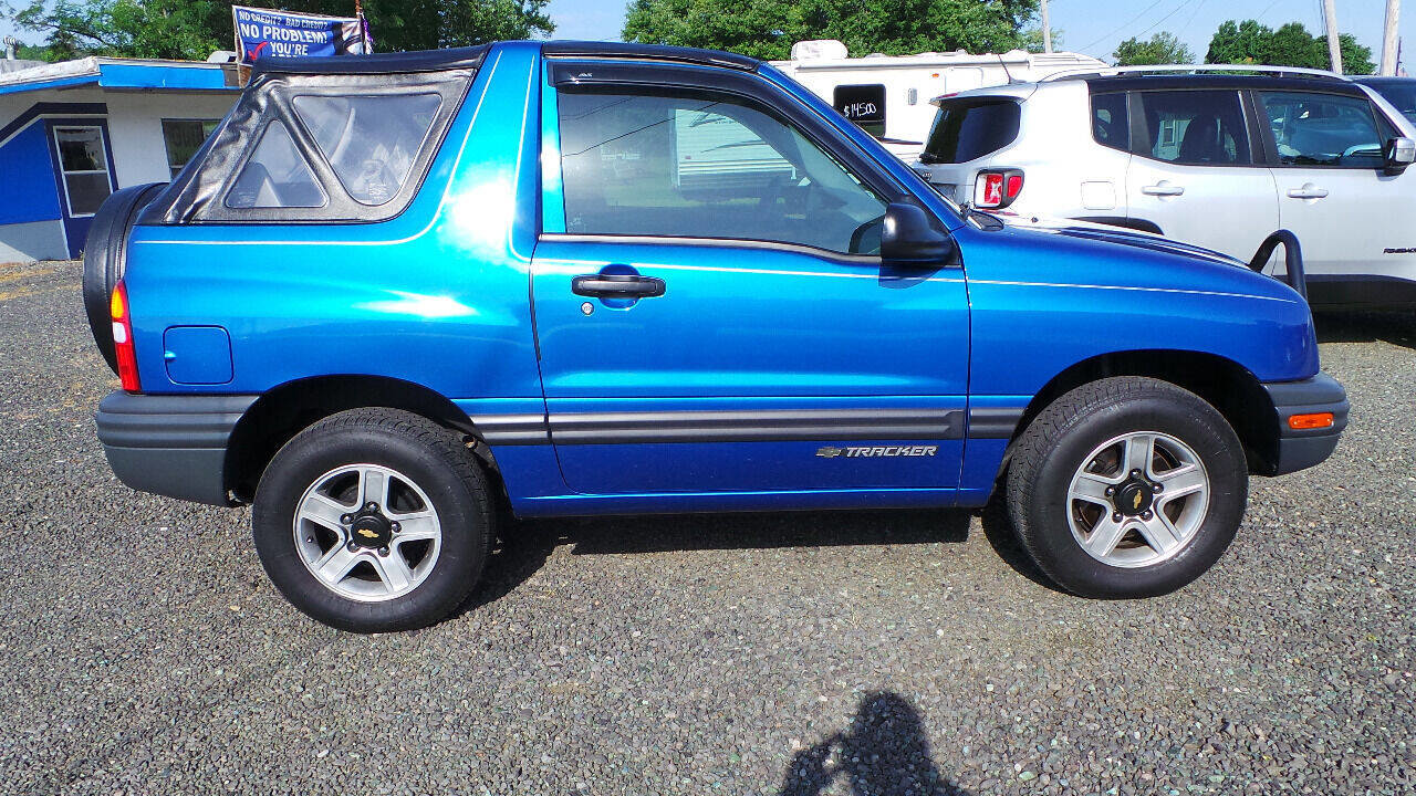 Used 2001 Chevrolet Tracker 4WD Convertible image 2