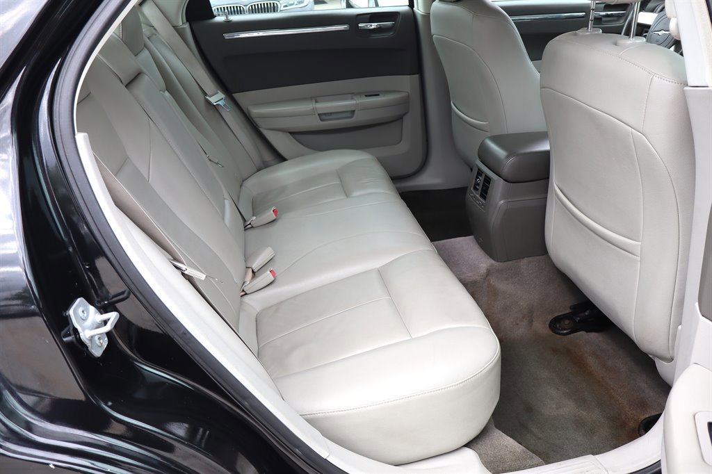 Used 2008 Chrysler 300 Touring RWD image 20