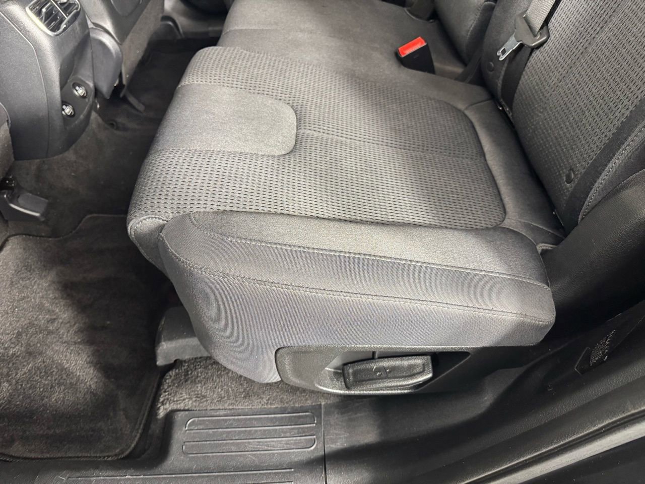 Used 2021 Hyundai Santa Fe SEL w/ Convenience Package image 23