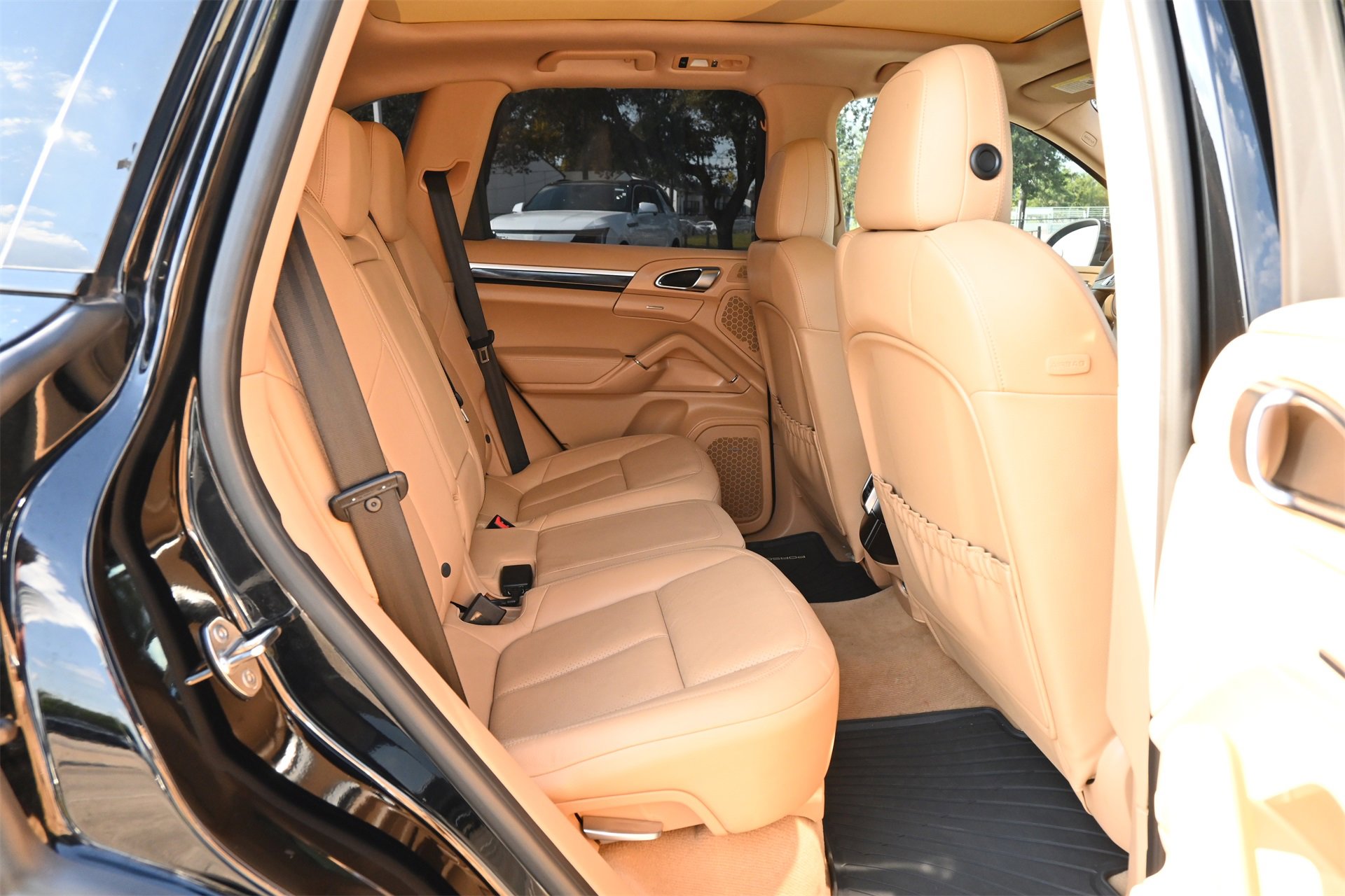 Used 2013 Porsche Cayenne S image 23