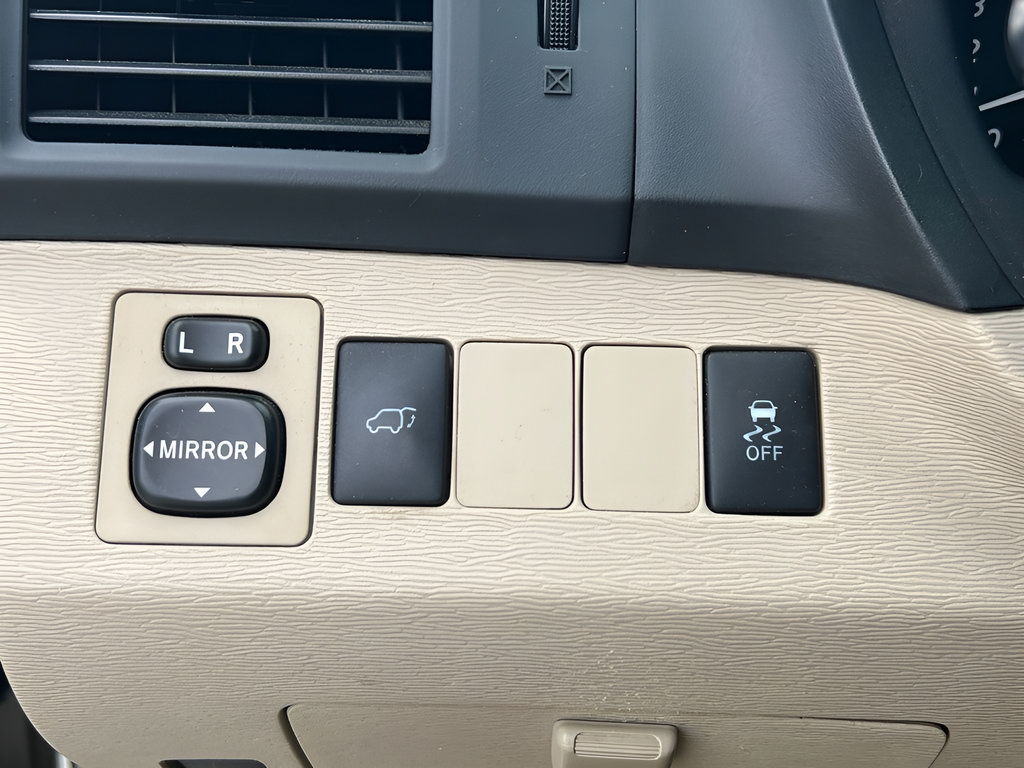 Used 2010 Toyota Venza AWD image 19