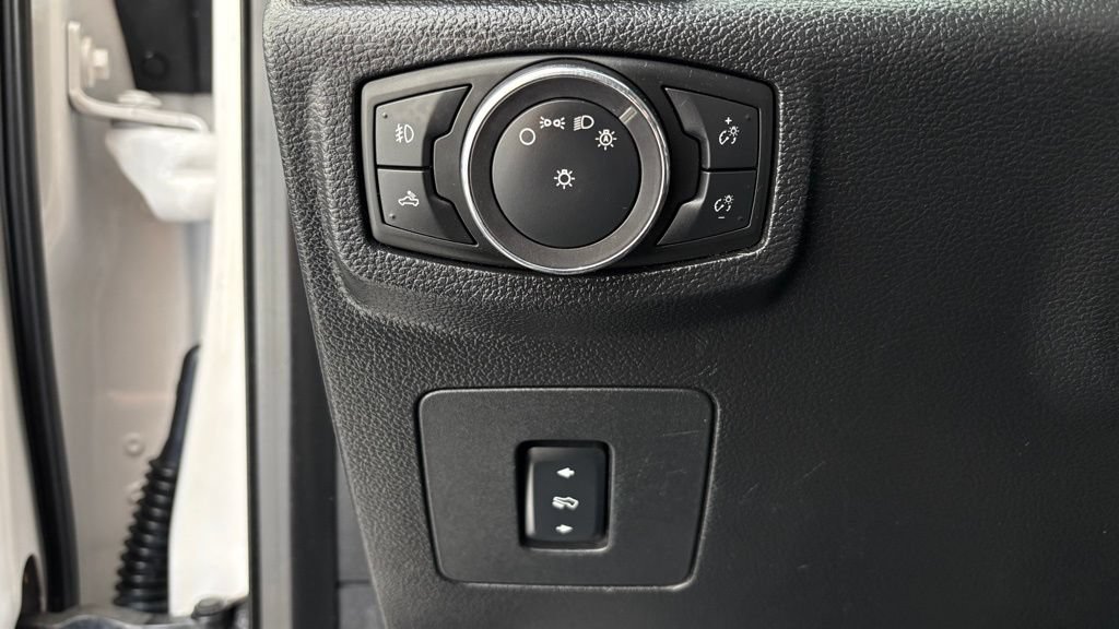 Used 2015 Ford F150 Lariat w/ Equipment Group 502A Luxury AWD/4WD image 33