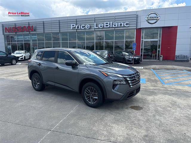 Used 2024 Nissan Rogue S FWD image 1