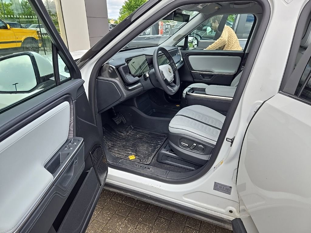 Used 2025 Rivian R1S Adventure AWD/4WD image 15