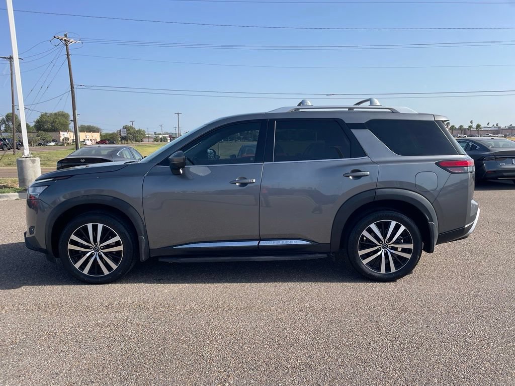 Certified 2024 Nissan Pathfinder Platinum w/ Cargo Package FWD image 4