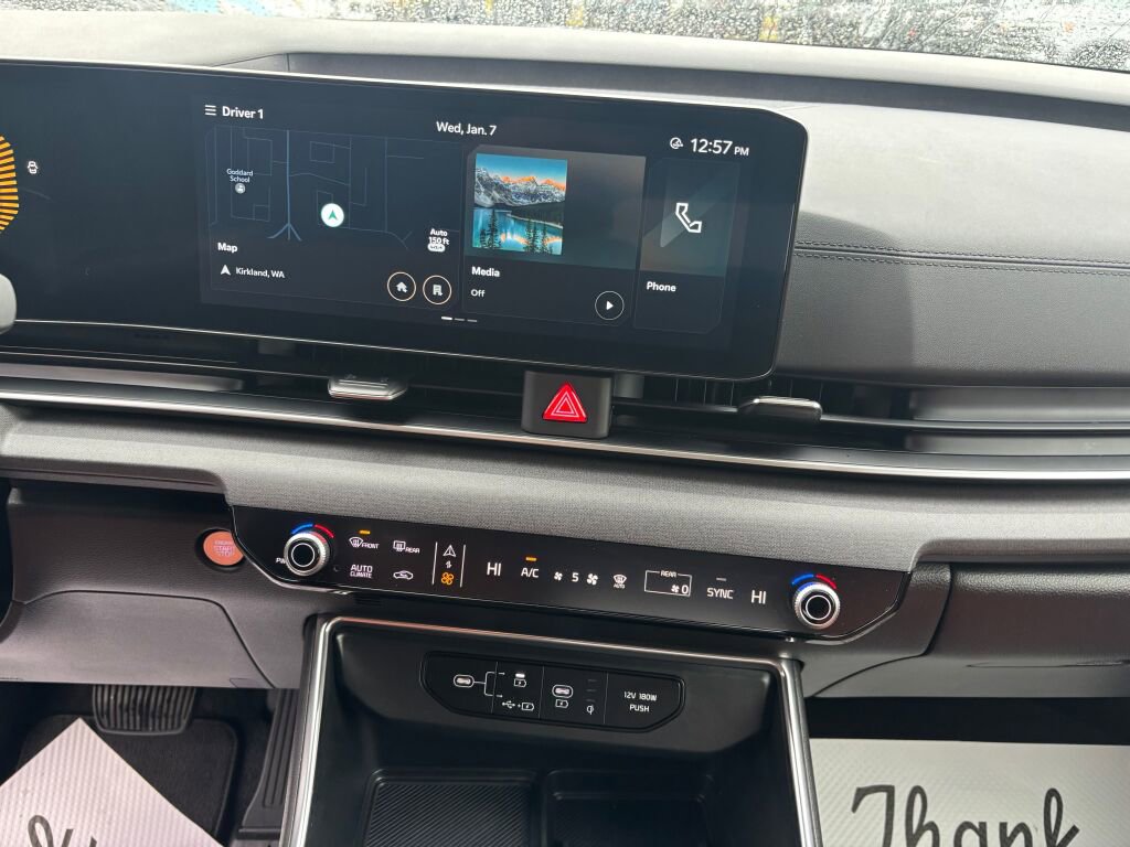 Certified 2025 Kia Carnival EX image 20