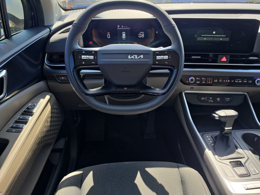 New 2027 Kia Carnival LX FWD image 13