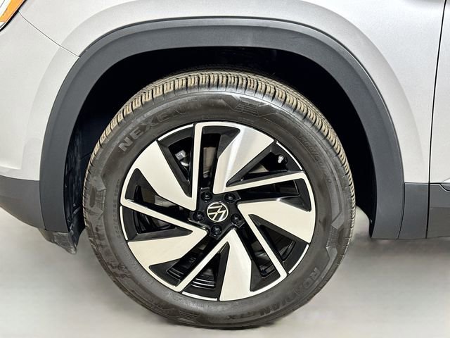 Used 2025 Volkswagen Atlas SE image 28