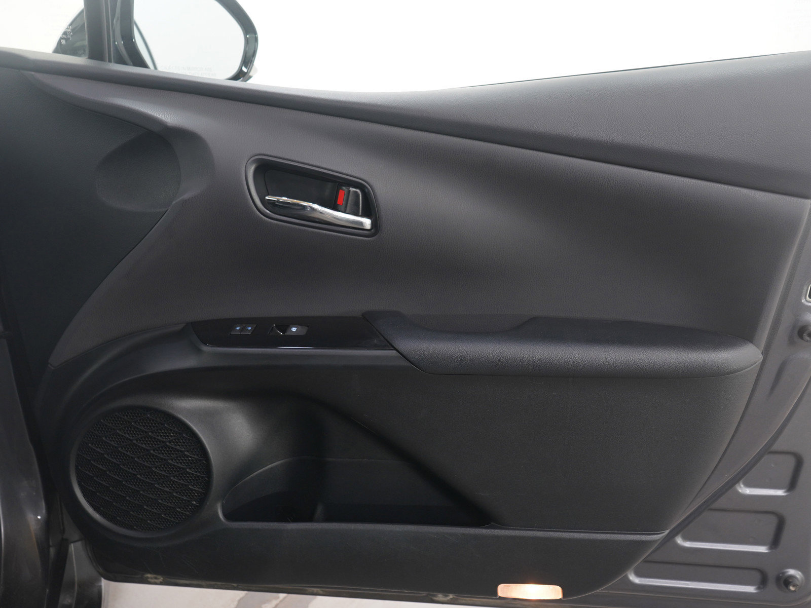 Used 2017 Toyota Prius Prime Premium image 11