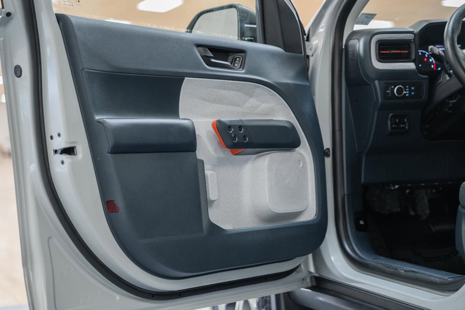 Certified 2022 Ford Maverick XLT w/ Equipment Group 300A Standard image 38