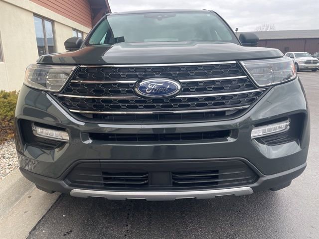 Used 2023 Ford Explorer XLT w/ Equipment Group 202A image 13