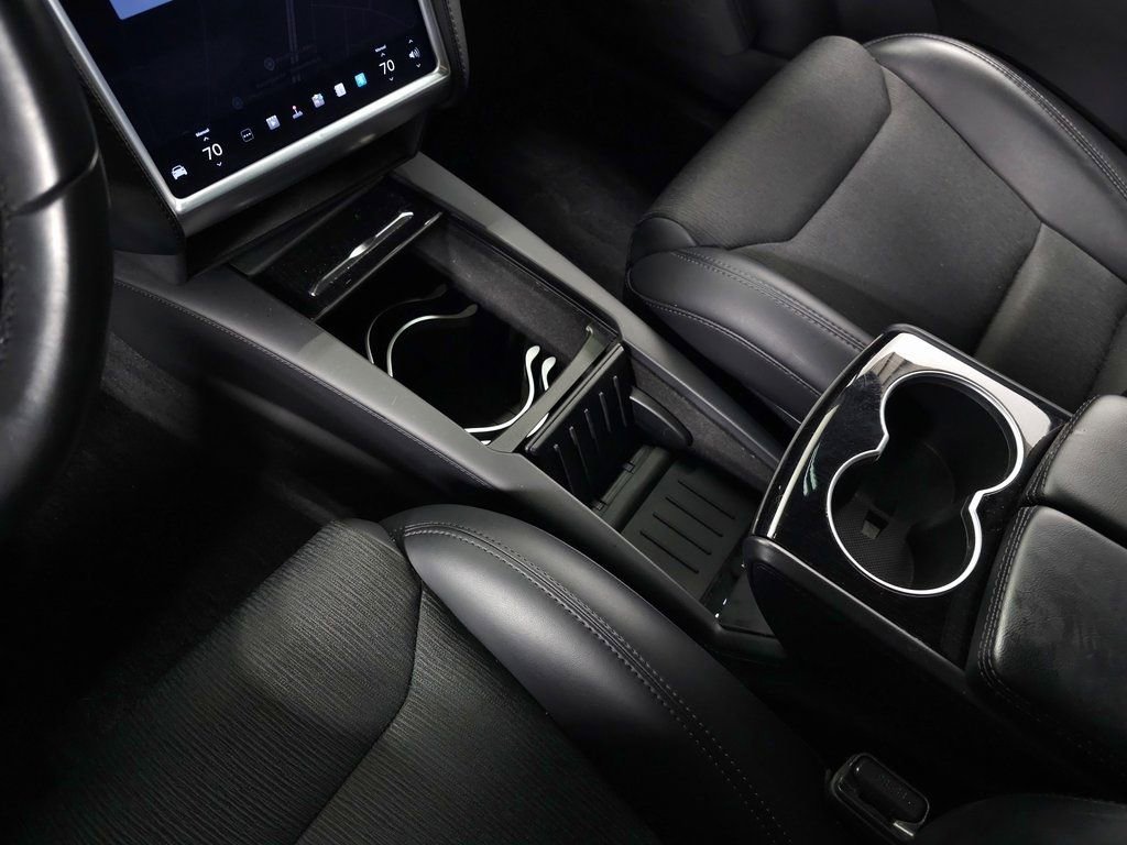 Used 2018 Tesla Model X 75D image 31
