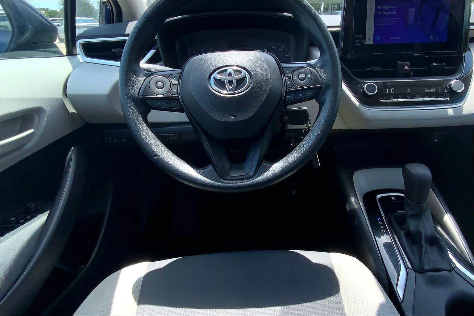 Used 2024 Toyota Corolla LE FWD image 8