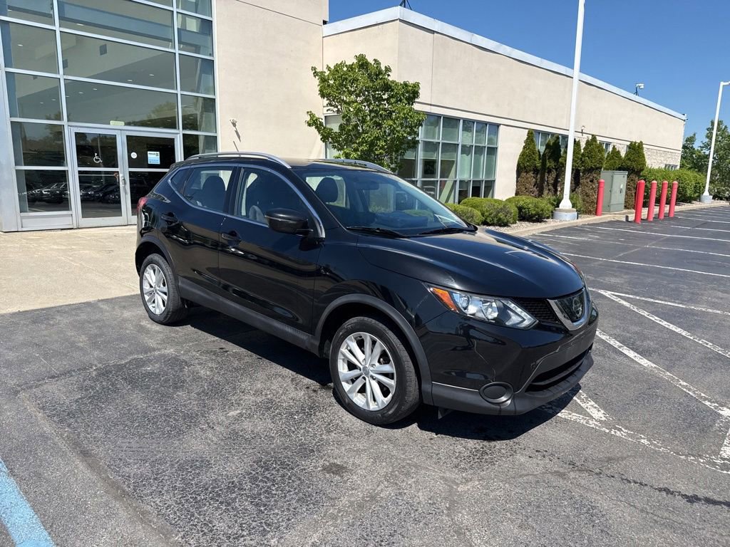 Used 2018 Nissan Rogue Sport SV AWD/4WD image 3