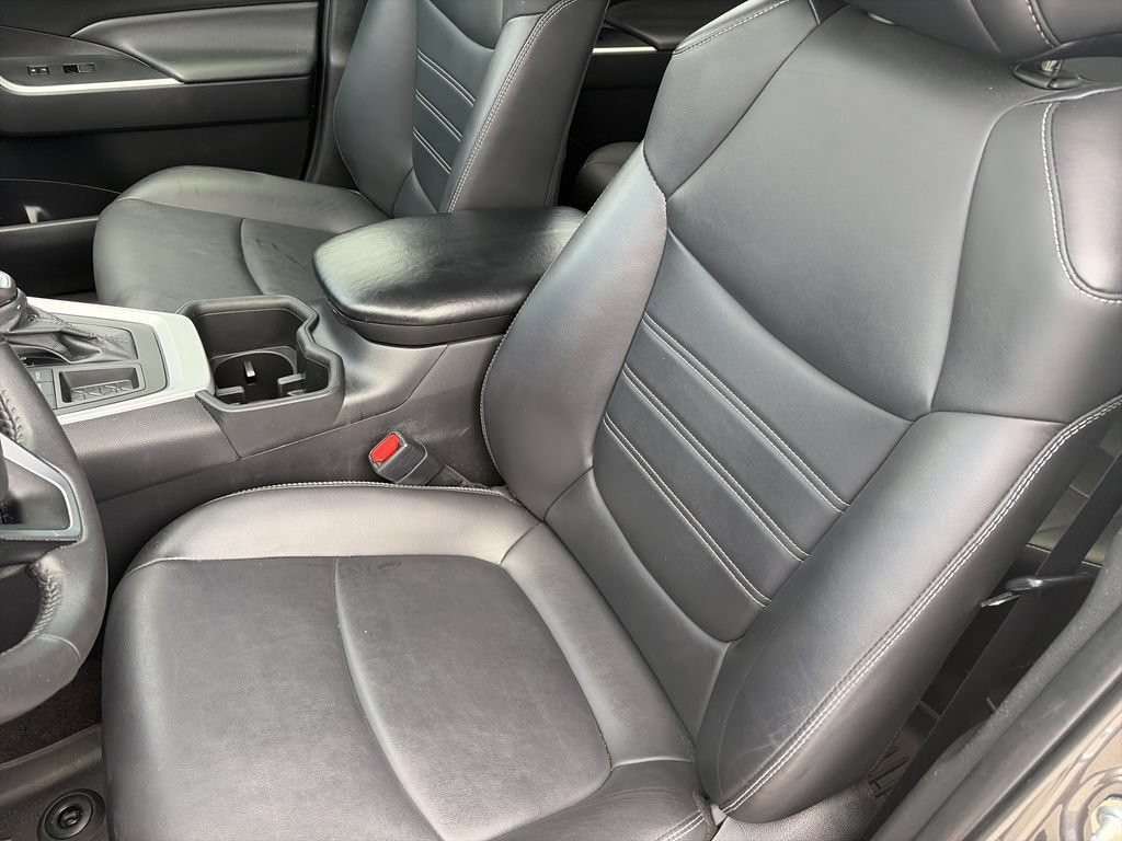 Used 2022 Toyota RAV4 XLE Premium FWD image 11