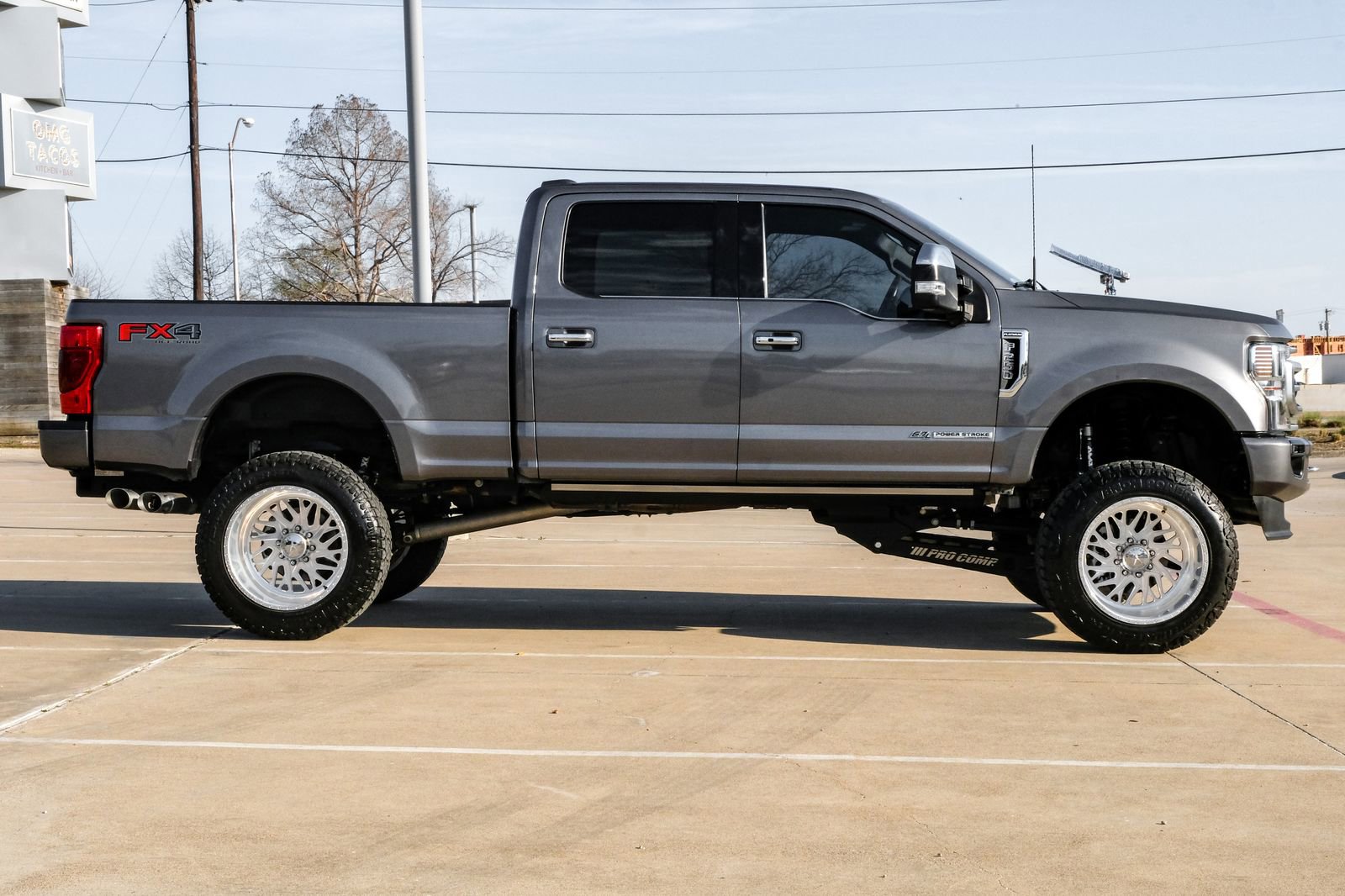 Used 2022 Ford F250 Platinum w/ FX4 Off-Road Package AWD/4WD image 10