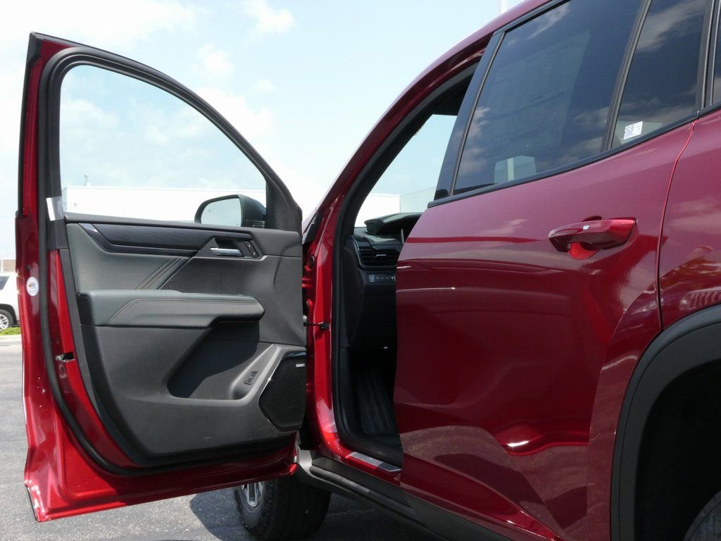 New 2025 GMC Acadia AT4 w/ Luxury Package AWD/4WD image 29