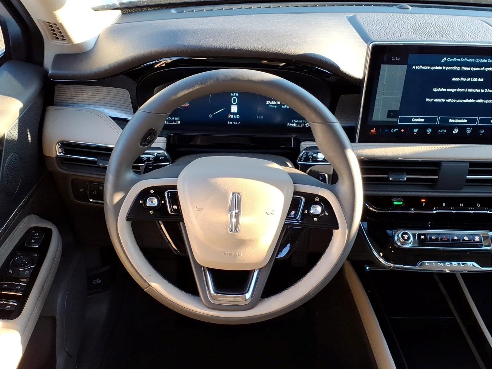 Used 2023 Lincoln Corsair AWD image 12