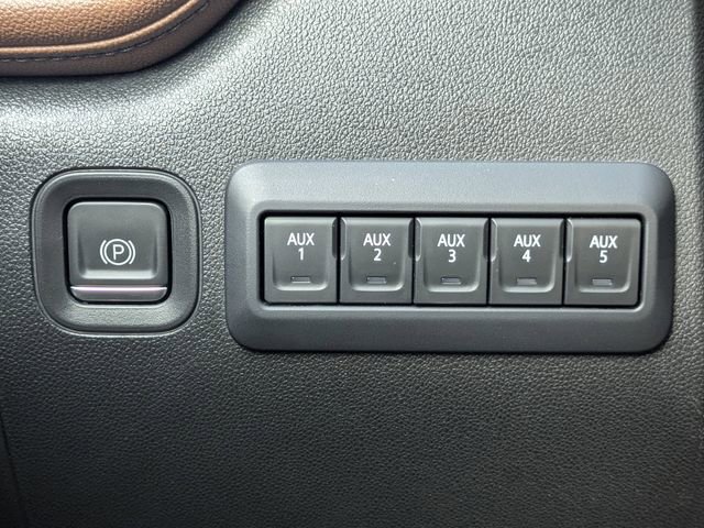 Certified 2022 Chevrolet Silverado 2500 High Country w/ LPO, Dark Essentials Package image 45