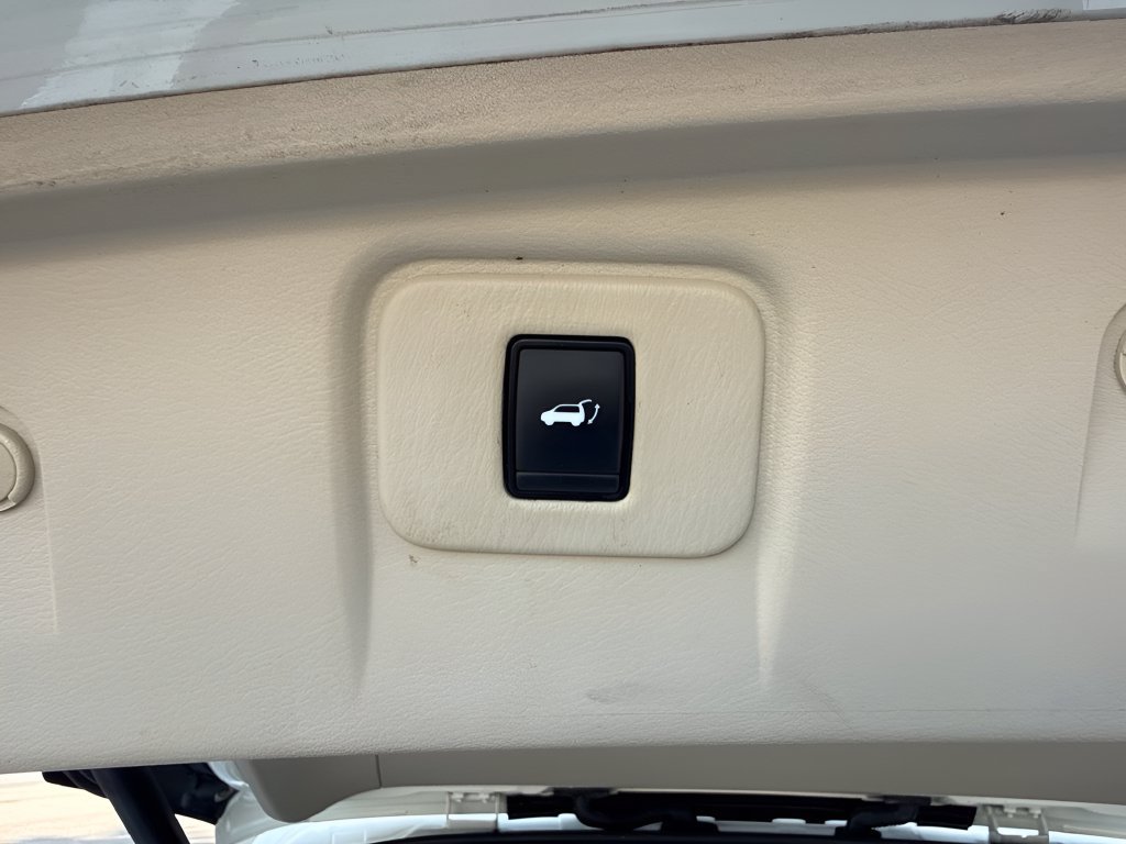 Used 2017 Nissan Murano Platinum w/ Platinum Technology Package FWD image 32