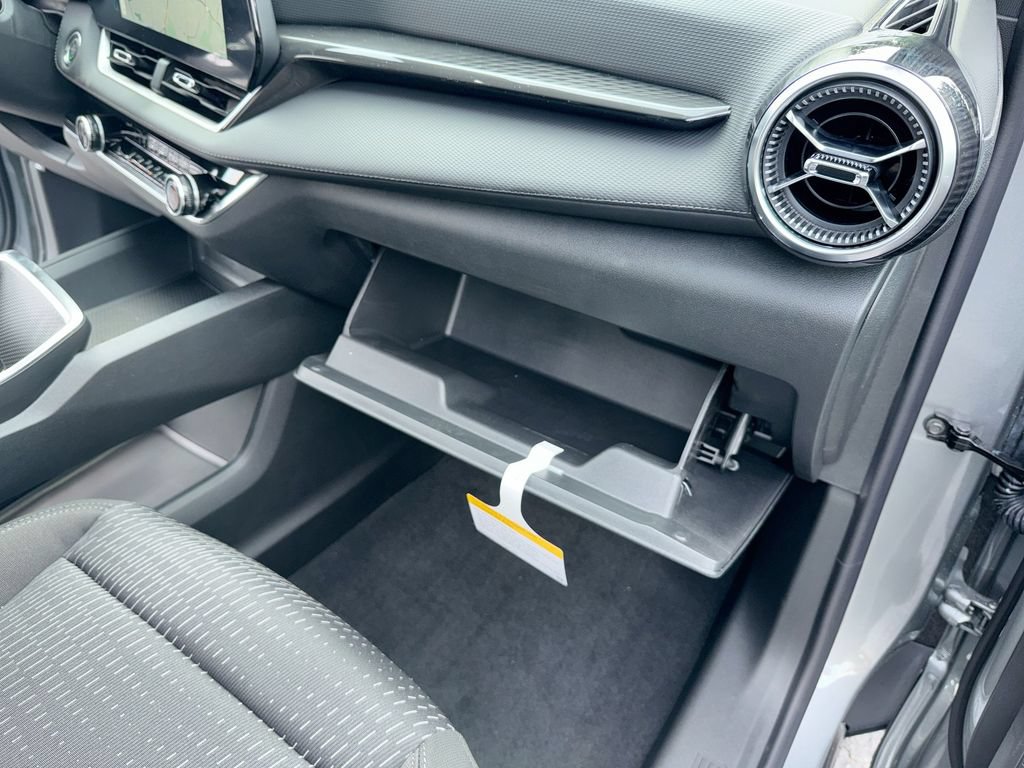 New 2027 Chevrolet Equinox LT w/ Safety and Technology Package FWD image 36