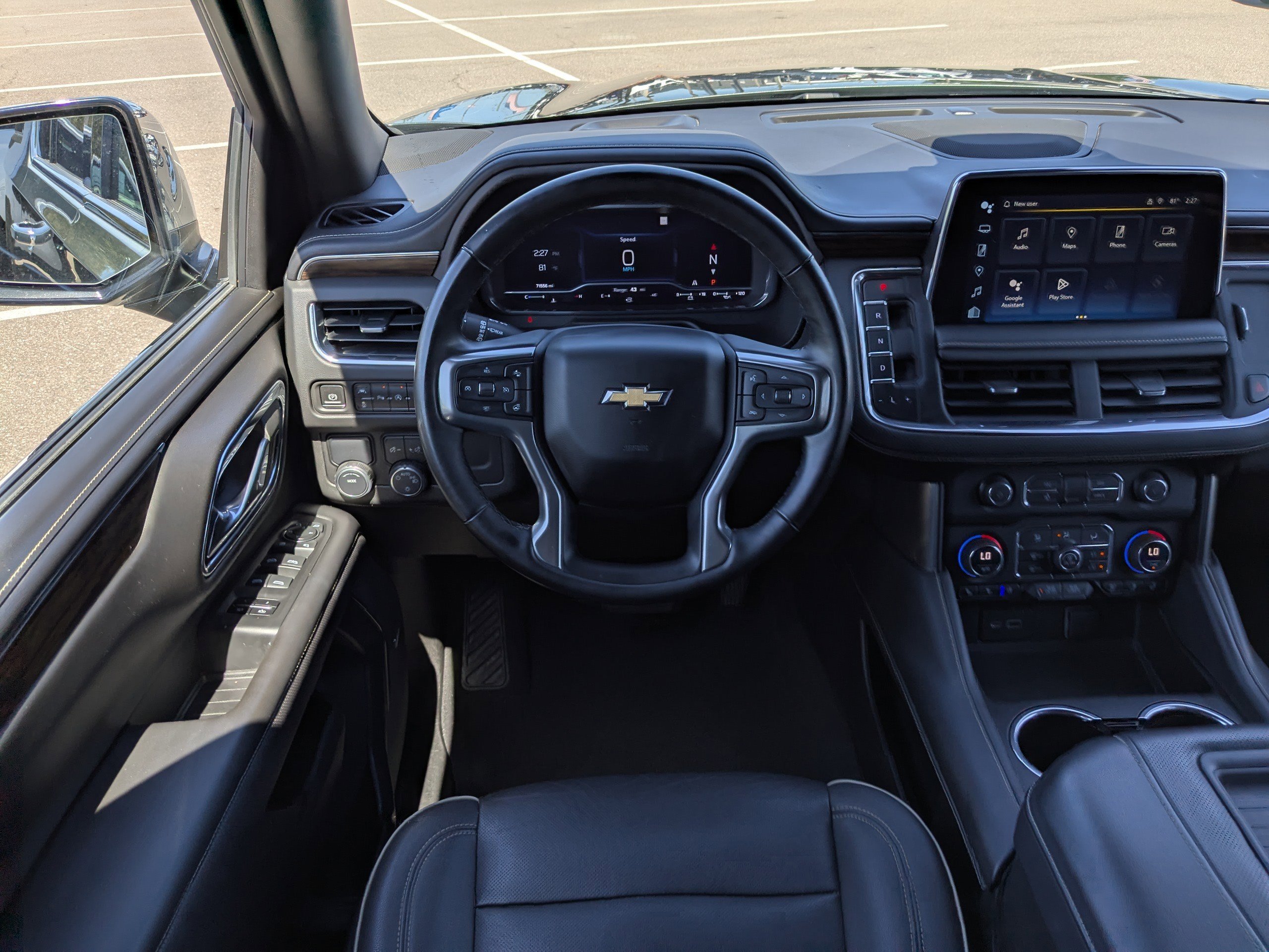 Used 2023 Chevrolet Suburban Premier image 18