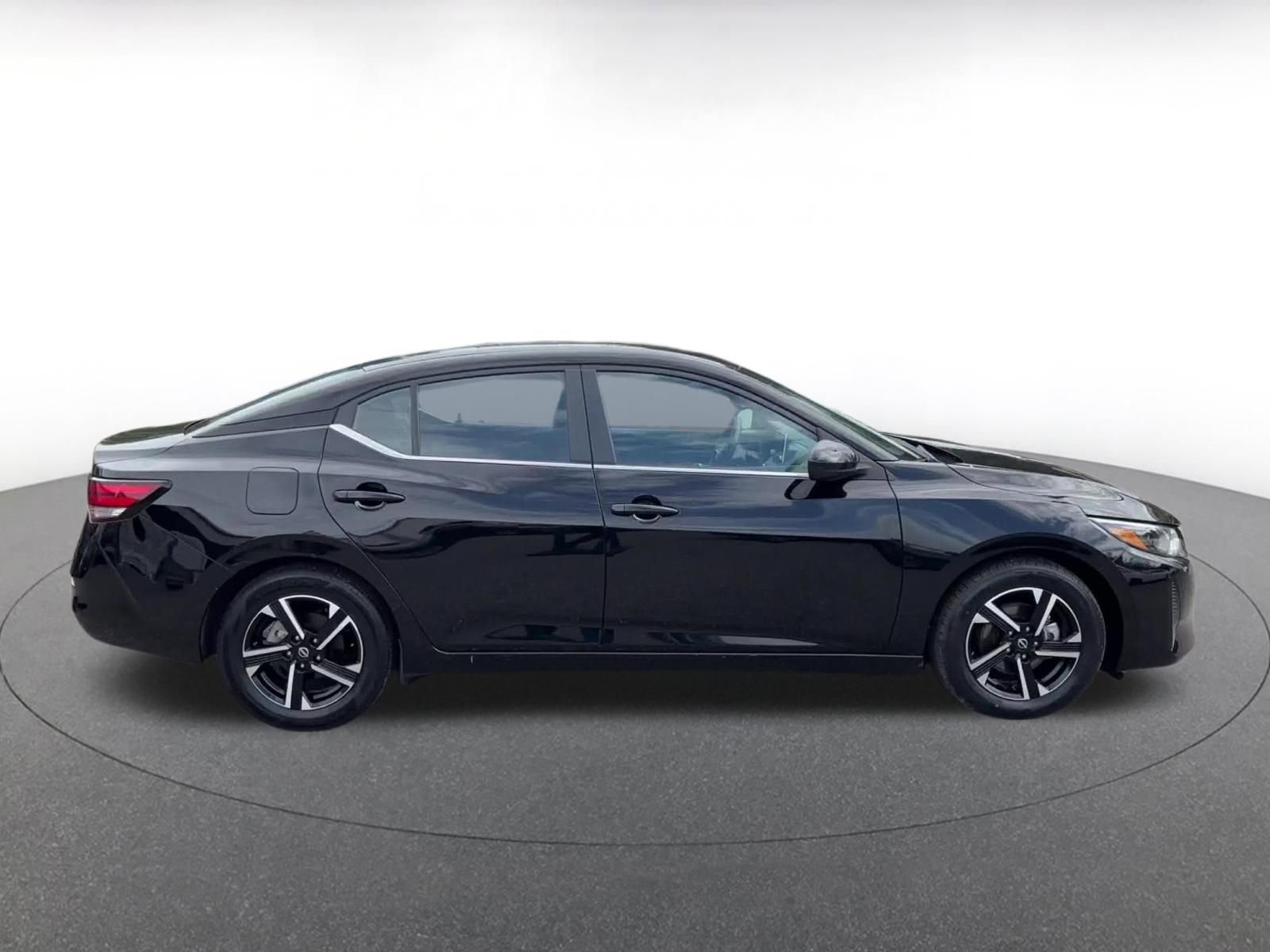 Used 2025 Nissan Sentra SV FWD image 16