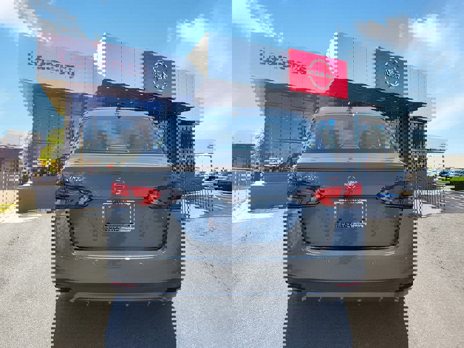 New 2025 Nissan Versa SR w/ Trunk Package image 5