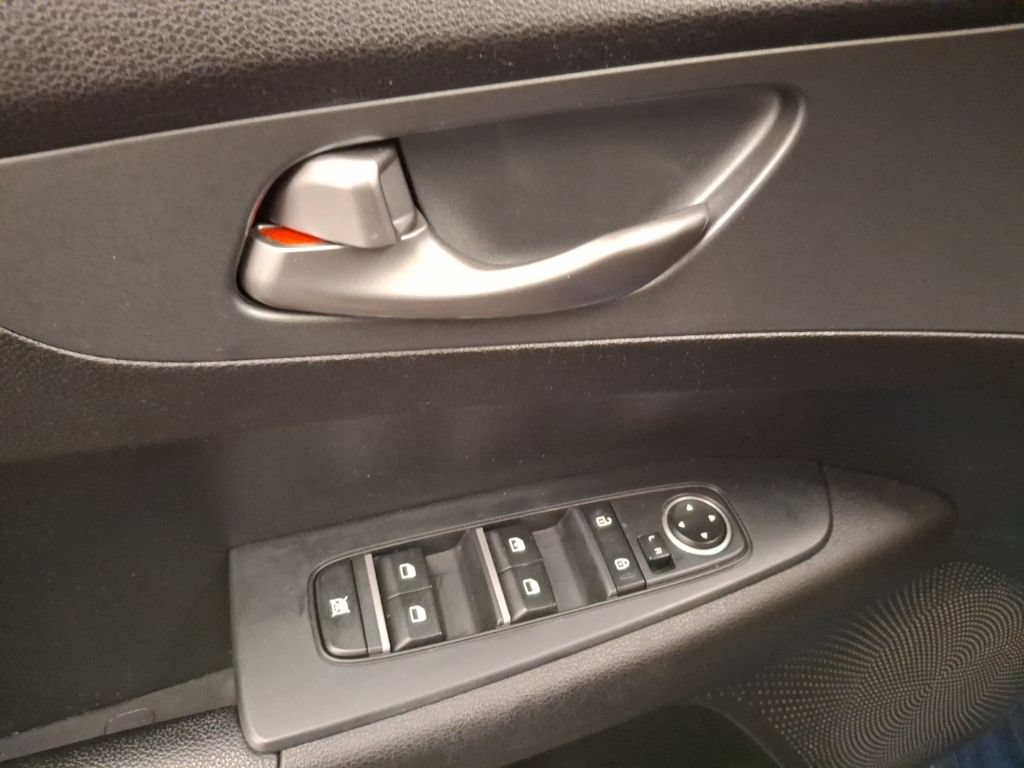 Used 2021 Kia Forte LXS FWD image 16