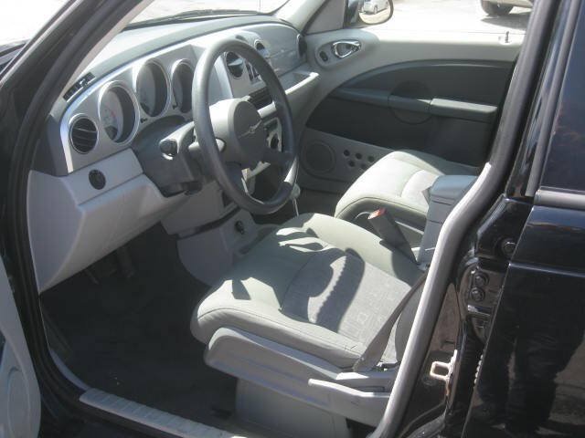 Used 2007 Chrysler PT Cruiser Touring w/ Fleet Value Group I FWD image 15