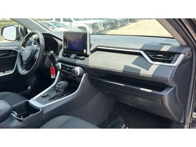 Certified 2025 Toyota RAV4 LE AWD/4WD image 40