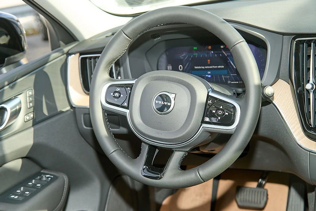 New 2026 Volvo XC60 B5 Core image 24