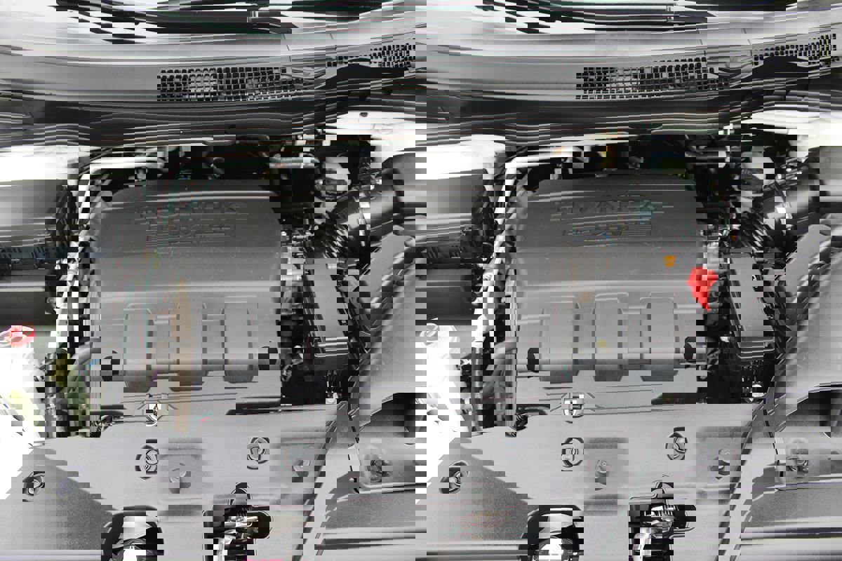 Used 2015 Honda Odyssey Touring Elite image 40