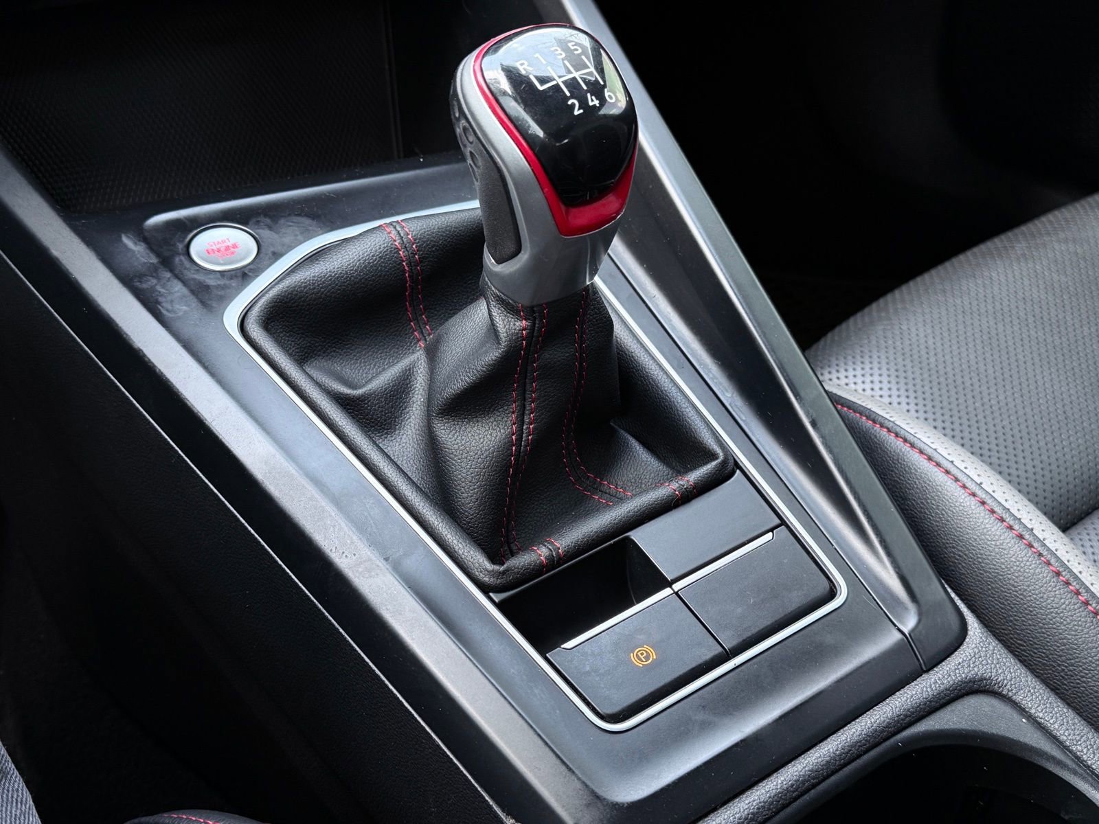 Used 2022 Volkswagen GTI Autobahn FWD image 31