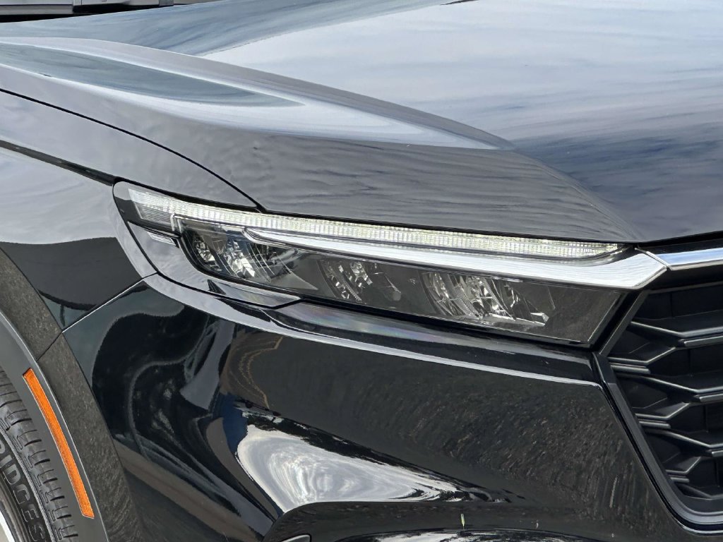 Used 2025 Honda CR-V LX image 7