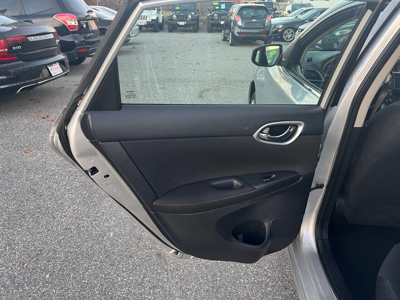 Used 2015 Nissan Sentra SV w/ Navigation Package FWD image 17