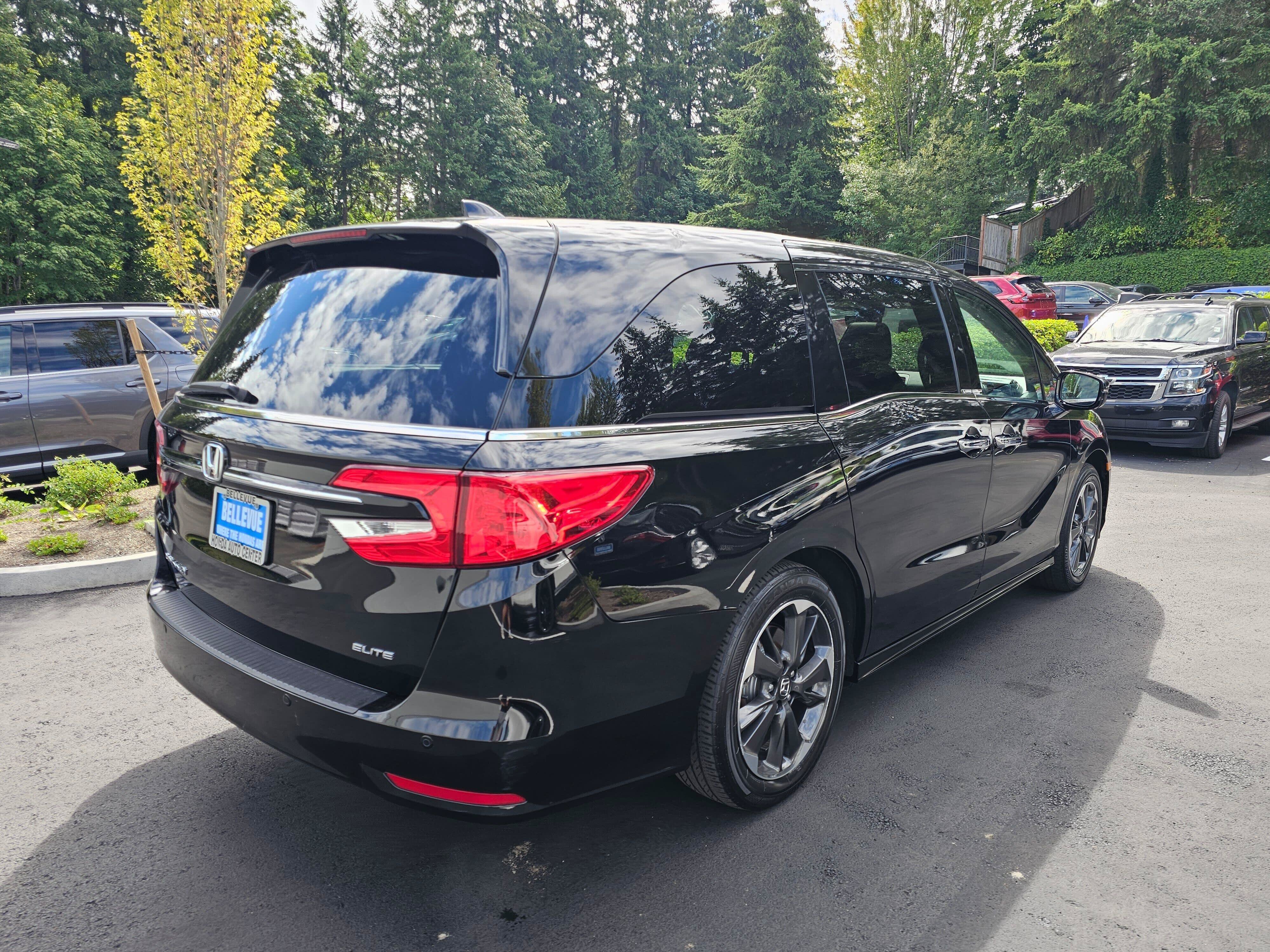 Used 2023 Honda Odyssey Elite image 7