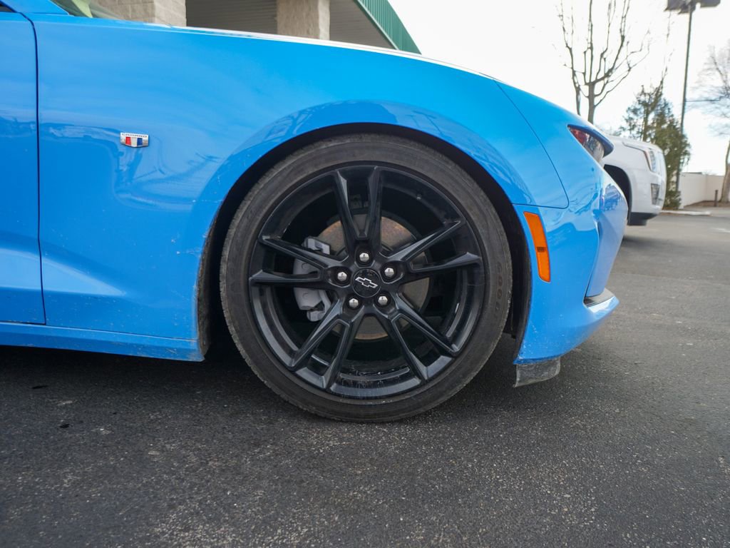 Used 2023 Chevrolet Camaro LT w/ RS Package image 10