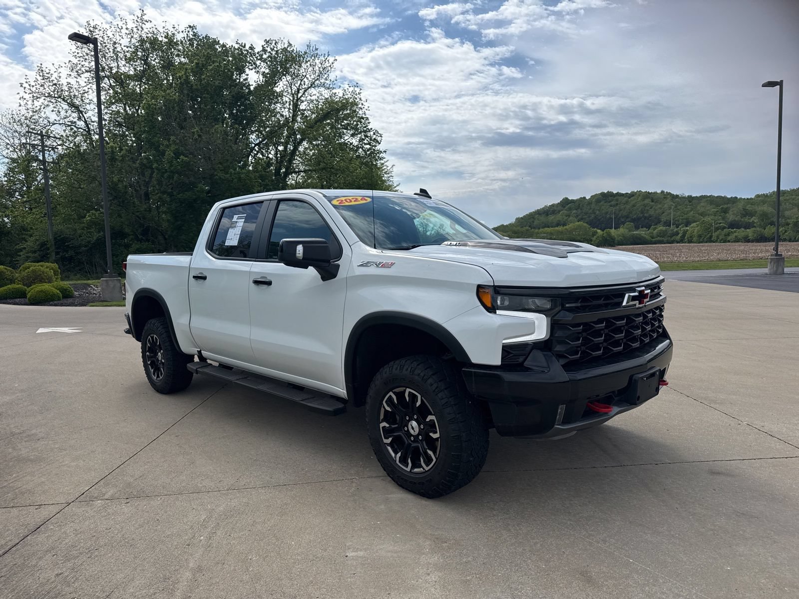 Used 2024 Chevrolet Silverado 1500 ZR2 w/ Technology Package AWD/4WD image 3