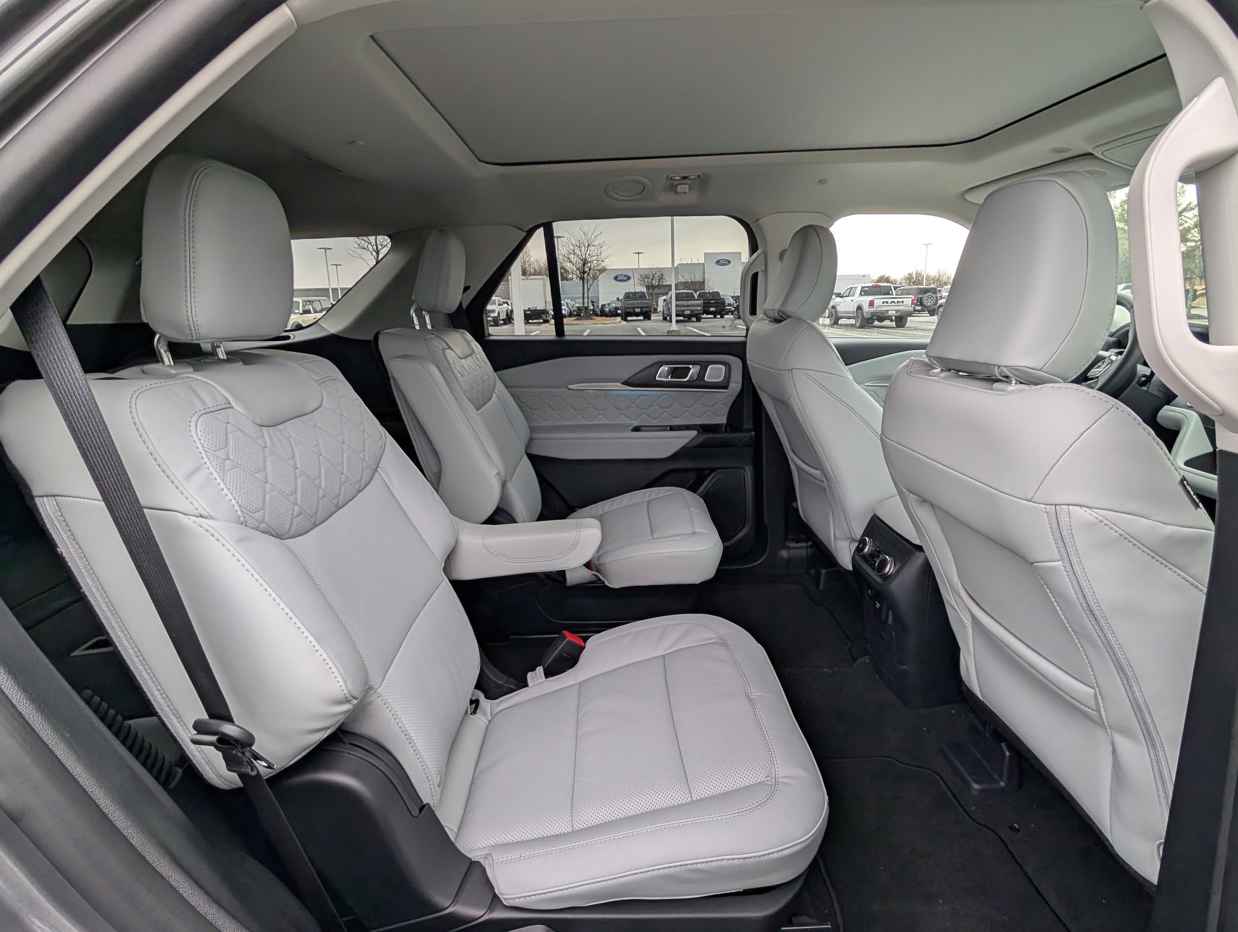 New 2026 Ford Explorer Platinum w/ LUX Leather Package image 8